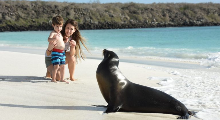 Gardner Bay - Galapagos Española Island